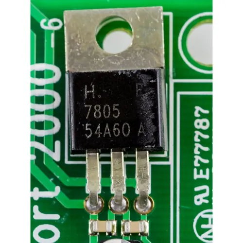 Regulador de voltaje 7805 (5V 1A)