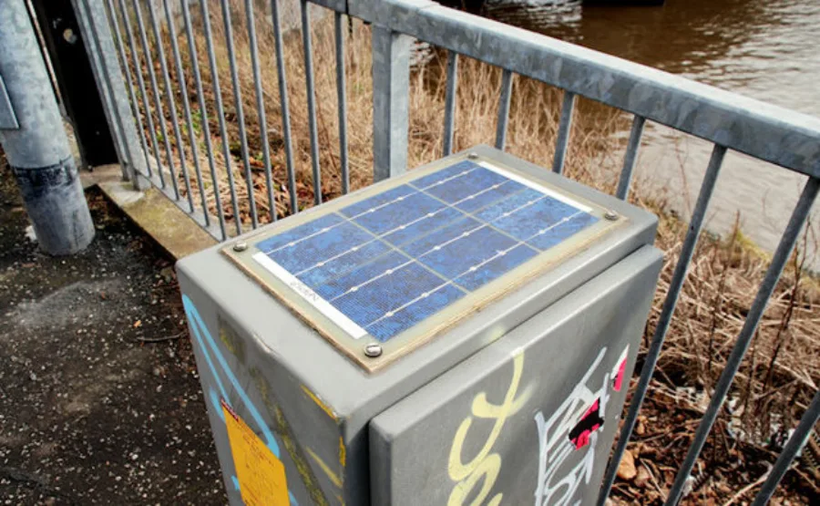 Panel solar 5V-6V con módulo de carga